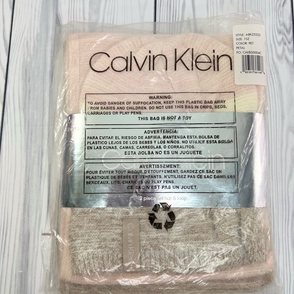 Calvin Klein 2 Pièce Set Hat & Loop
